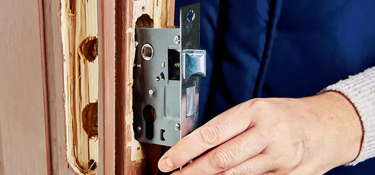 Garage Door Lock Replacement Socorro